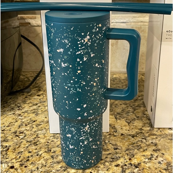 SIMPLE MODERN 40 oz treks